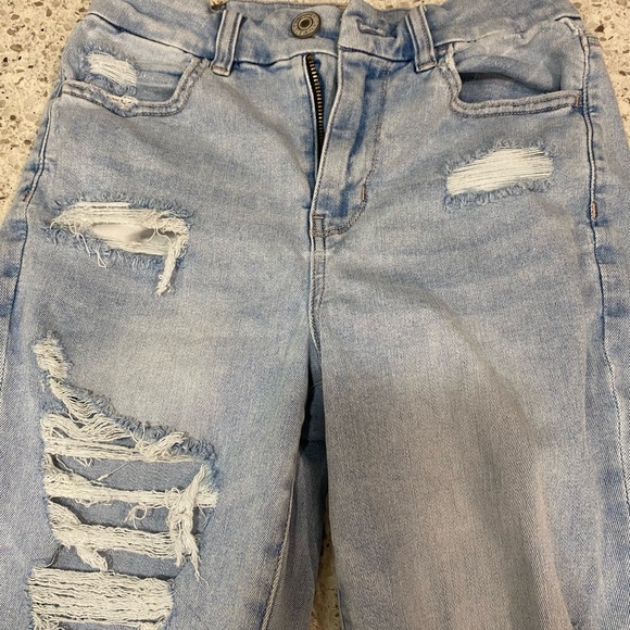 American Eagle Distressed Curvy Skinny Jegging - Picture 2 of 7